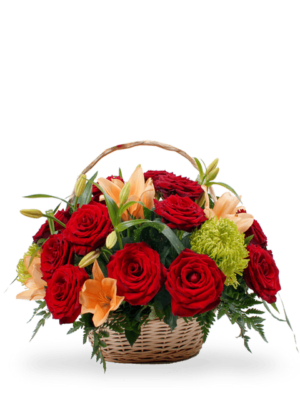 cesto di rose rosse e lilium