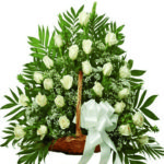 Cesto funebre di rose bianche a Roma