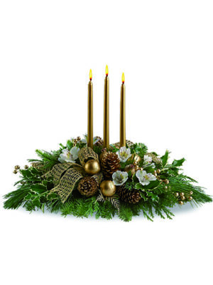 Centrotavola natalizio con pigne e candele oro a Roma